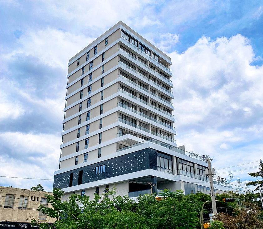 Vista de Berilio Square desde nivel de calle.