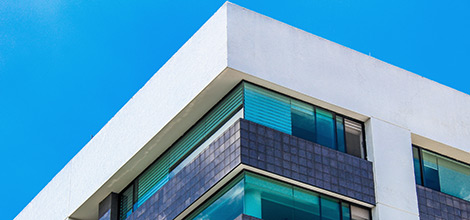 Detalle de la esquina superior frontal de Providencia Elite