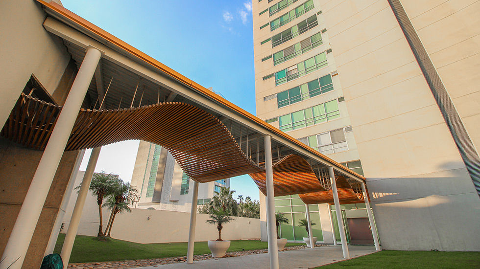 Vista del pasillo de entrada de Torre de Hierro