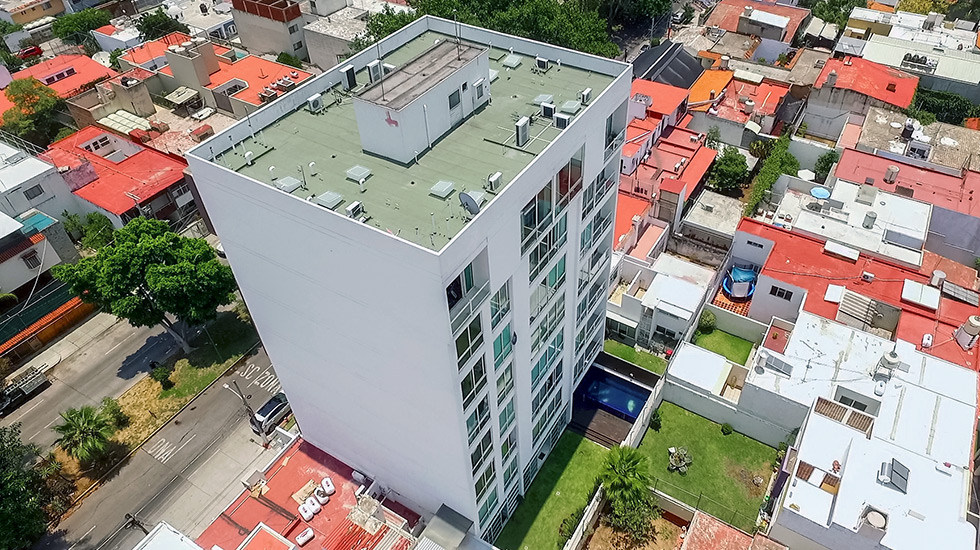 Torre D'Bari Lofts y su vista posterior