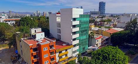 Vista aérea de Torre Nautilius de perfil